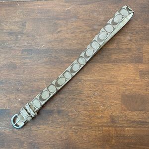 Coach Signature Belt Gold/Brown
Medium - Fits Size 28 Waist